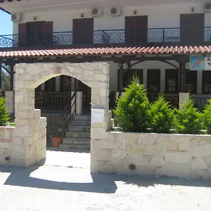 petradaki-apartments.hotelschalkidiki.net/